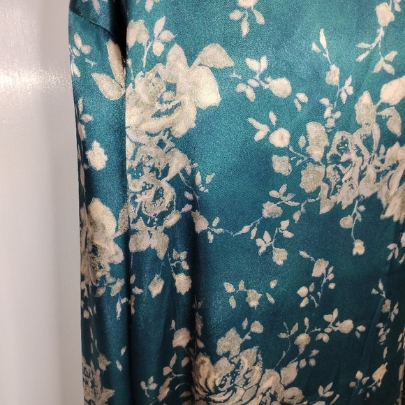 FLORAL TEAL SATIN ROBE - Picture 7 of 11